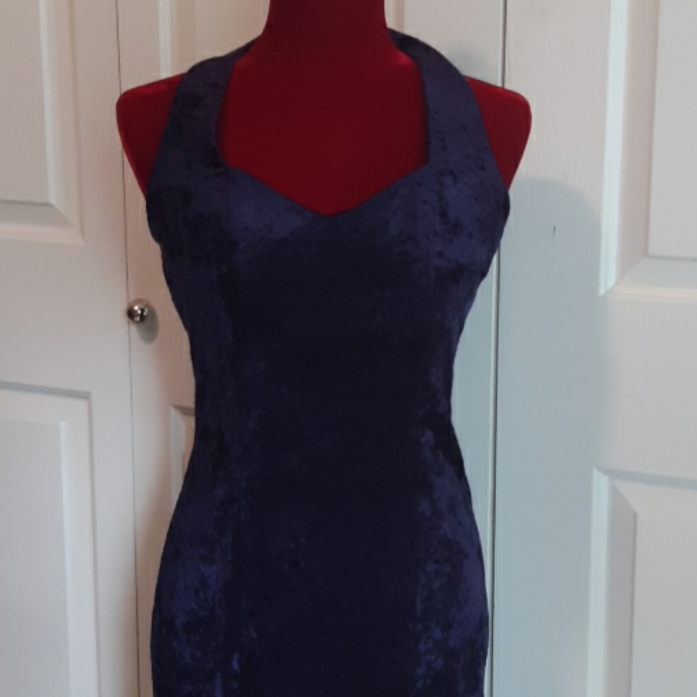 All That Jazz floor length velvet gown - Size M - Picture 2 of 10